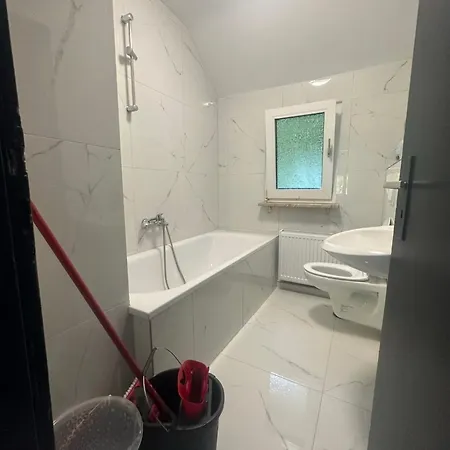 Apartment Monteur- Und Urlaubsunterkuenfte *