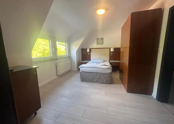 Monteur- Und Urlaubsunterkuenfte * אלטנה